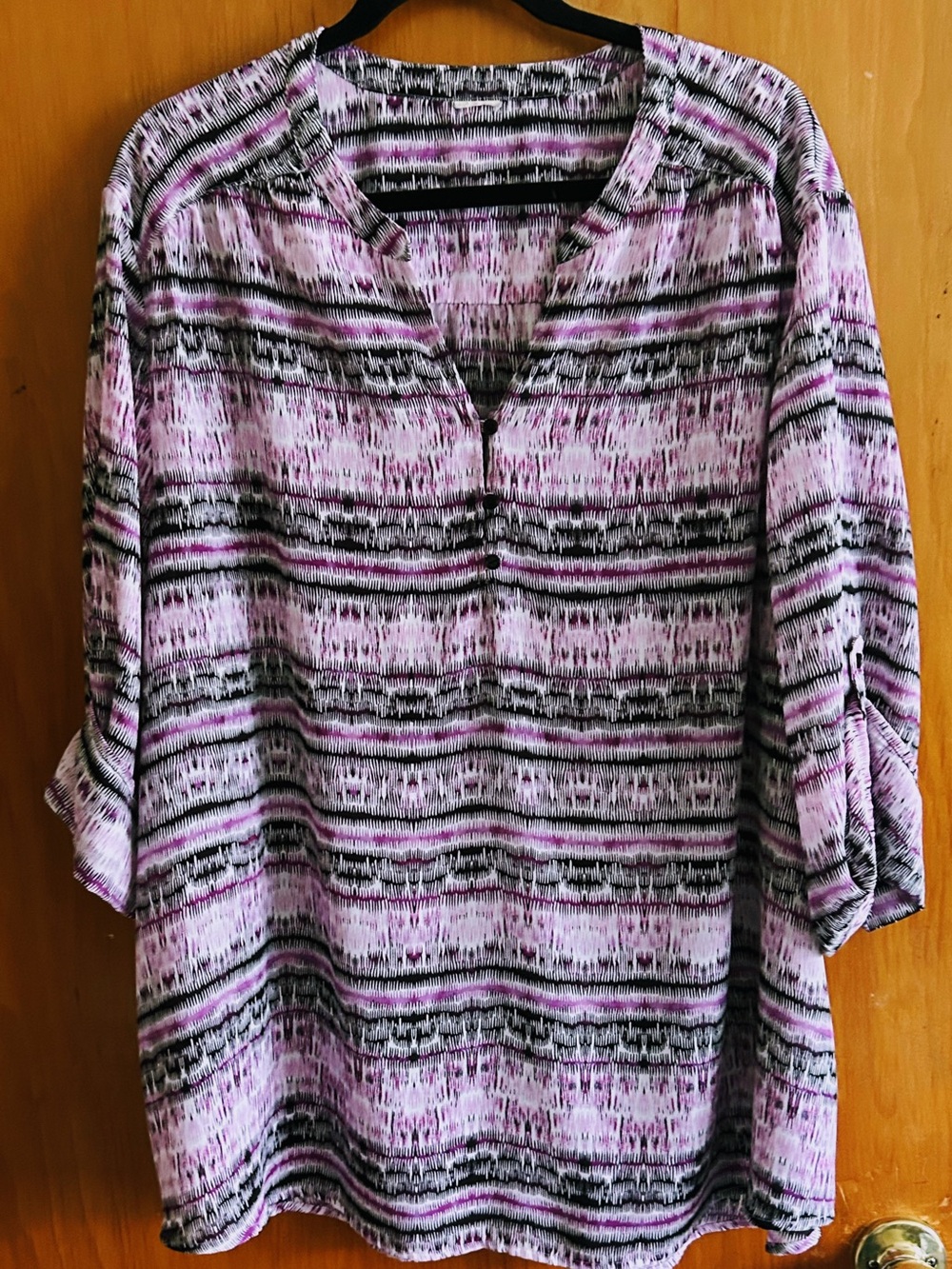Women's Pink Patterned V-Neck Roll-Sleeve Top